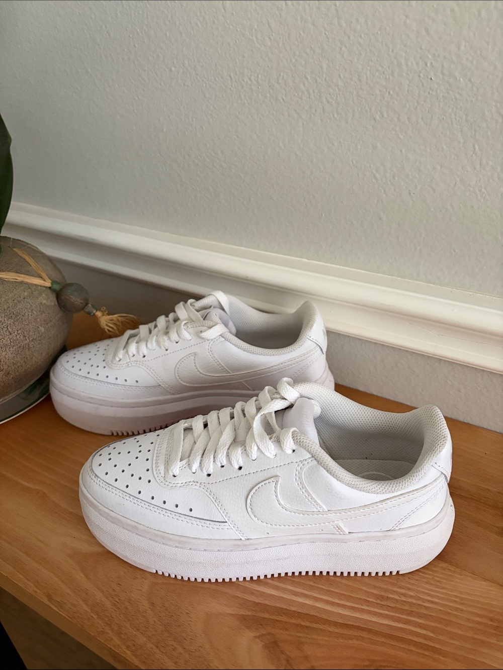 Nike Men’s White Low-Top Leather Sneakers
